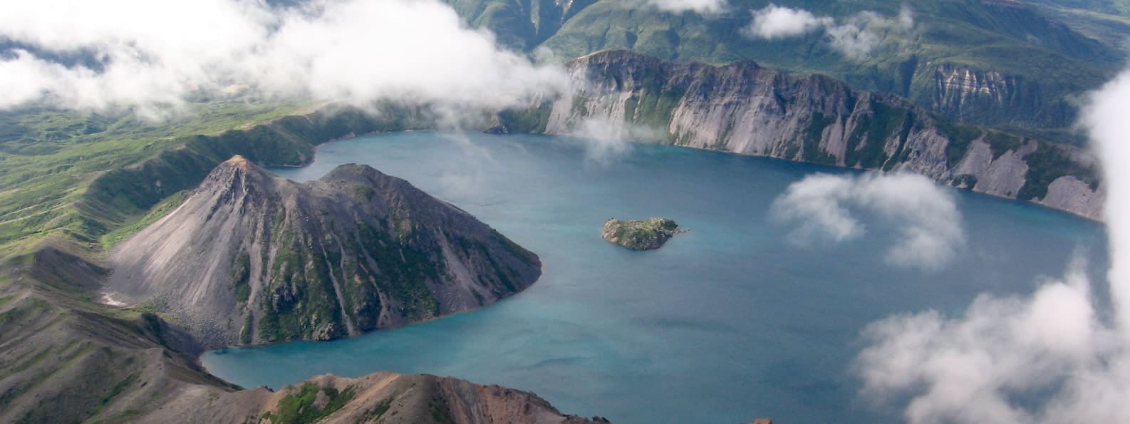 Flightseeing Crater Lake